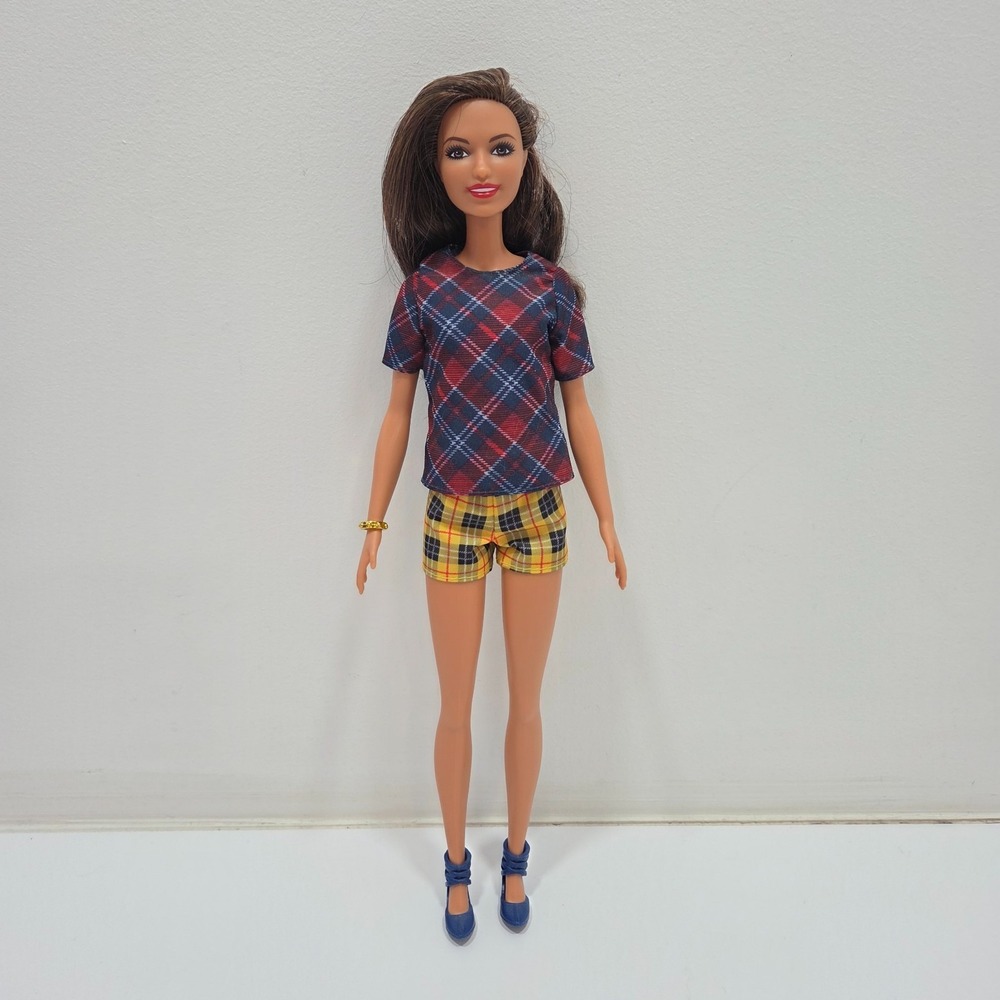 Mattel Barbie FASHIONISTAS #52 Tall PLAID ON PLAID Doll Hispanic Complete